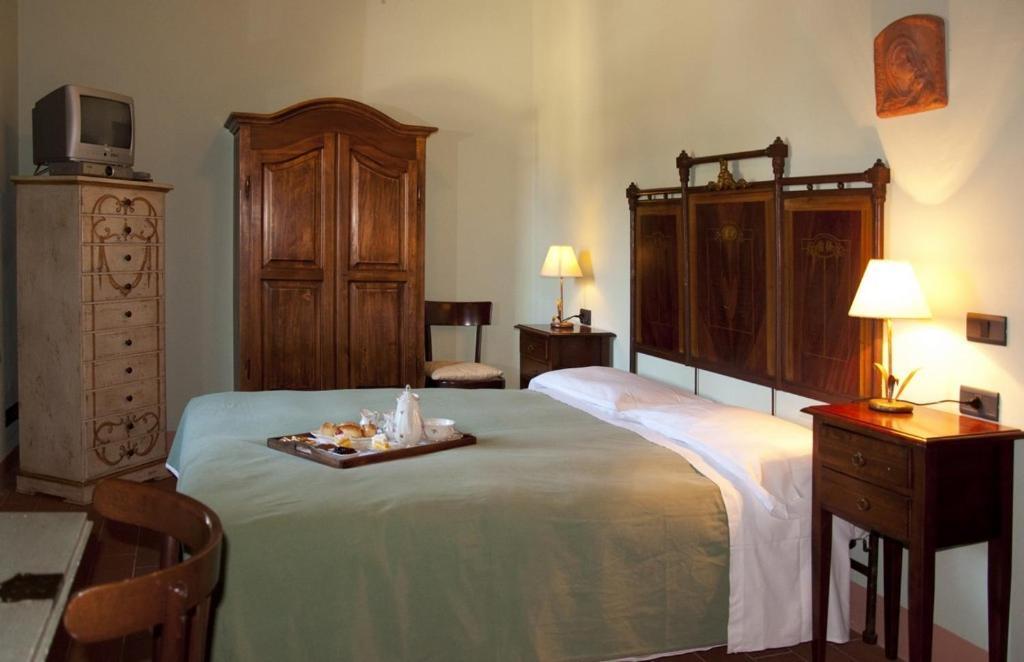 Agriturismo Fattoria Rozzalupi Черрето-Гвиди Номер фото