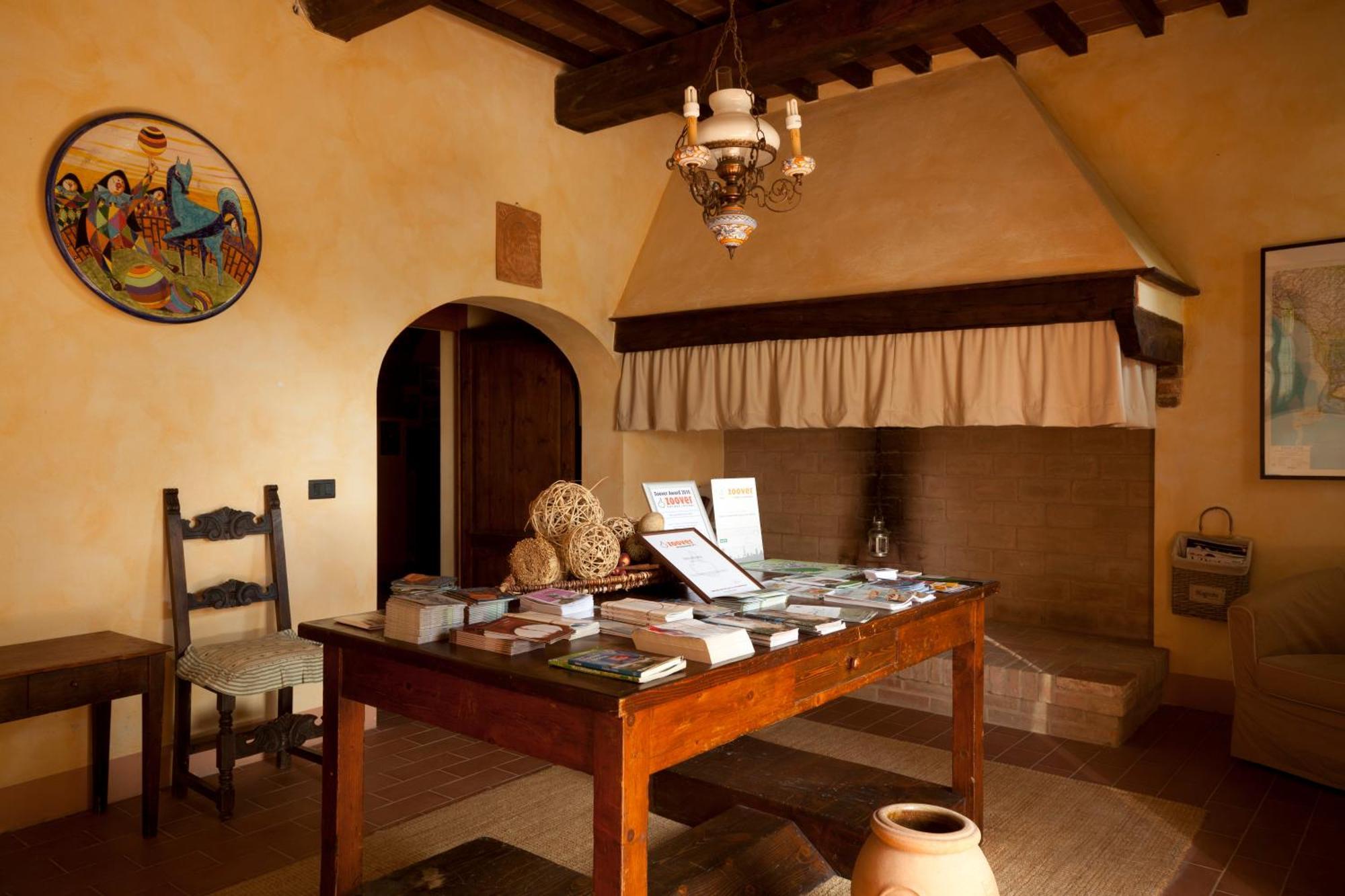 Agriturismo Fattoria Rozzalupi Черрето-Гвиди Экстерьер фото