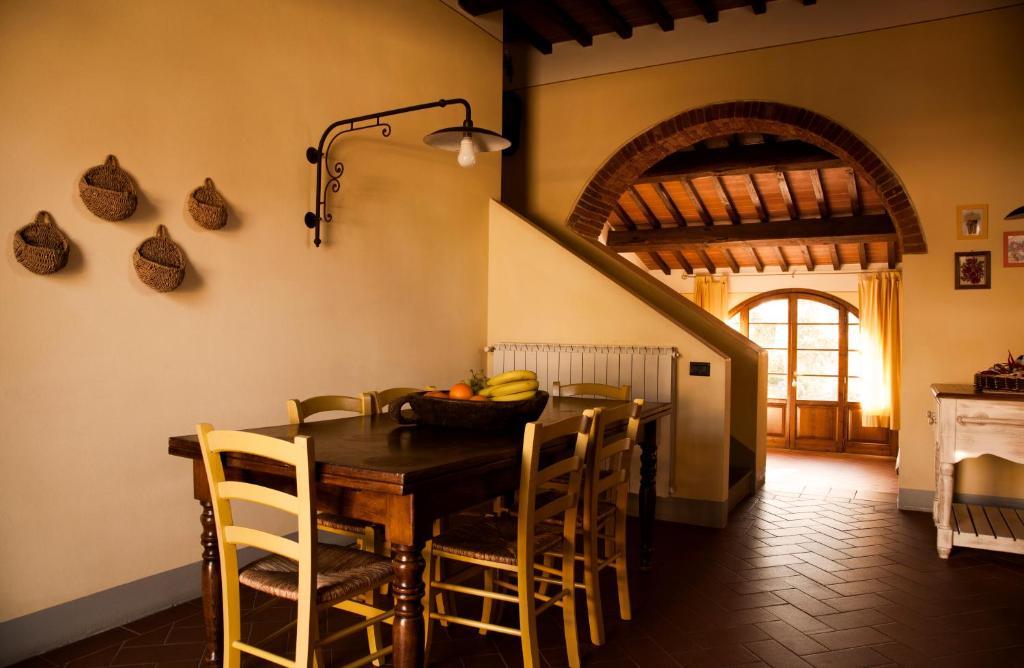 Agriturismo Fattoria Rozzalupi Черрето-Гвиди Номер фото