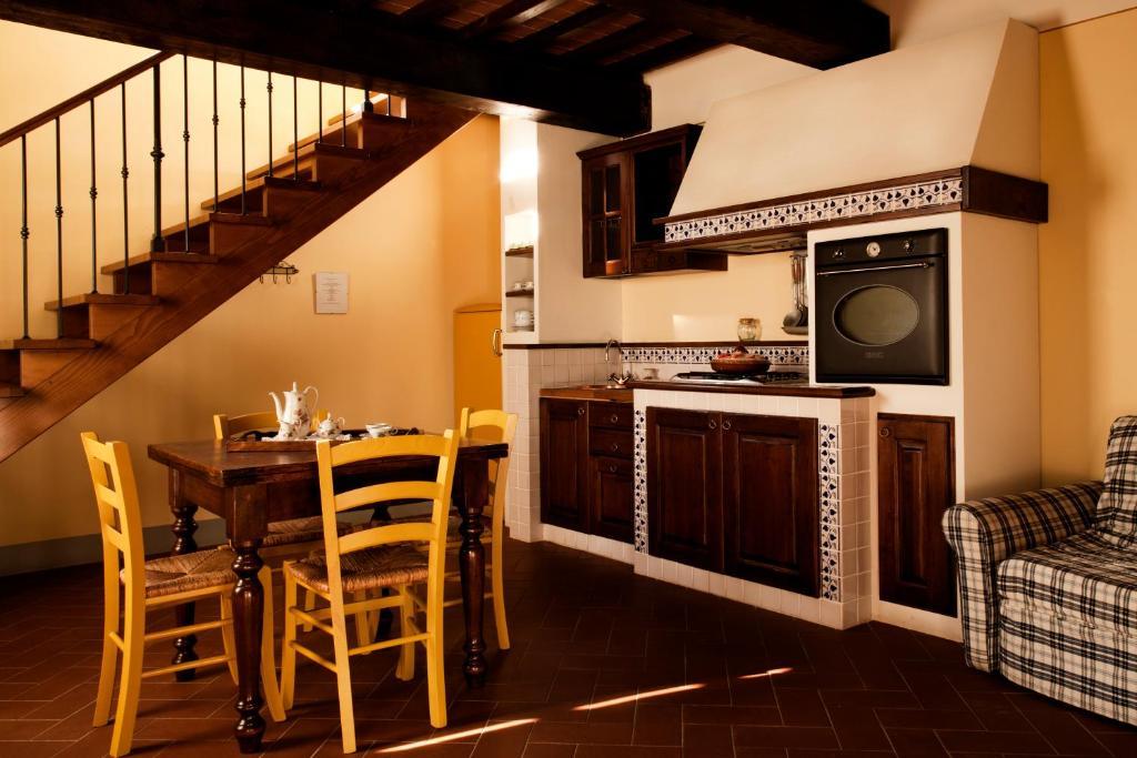 Agriturismo Fattoria Rozzalupi Черрето-Гвиди Номер фото
