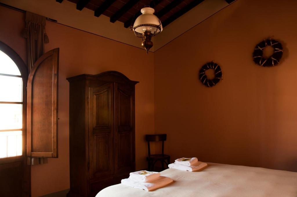 Agriturismo Fattoria Rozzalupi Черрето-Гвиди Номер фото